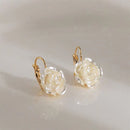 Brinco Dourado Flor Branca