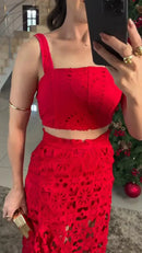 Vestido Carmine – Sofisticação e Impacto em Cada Detalhe!
