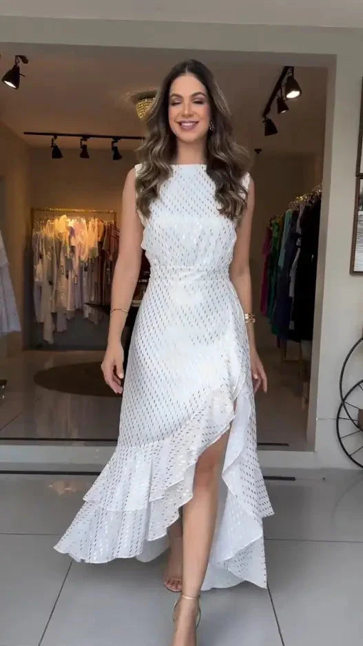 Vestido Eloise – Elegância e Movimento em Cada Passo