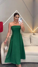 Vestido Emerald – Elegância e Simplicidade Atemporal!