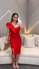 Vestido Ruby Grace – Ousadia e Sofisticação em uma Só Peça!