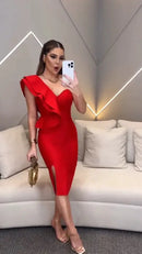 Vestido Ruby Grace – Ousadia e Sofisticação em uma Só Peça!