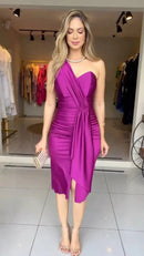 Vestido Sophia – Modernidade e Glamour em Cada Curva!