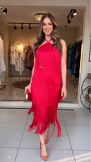 Vestido Violeta – Movimento e Glamour em Uma Só Peça